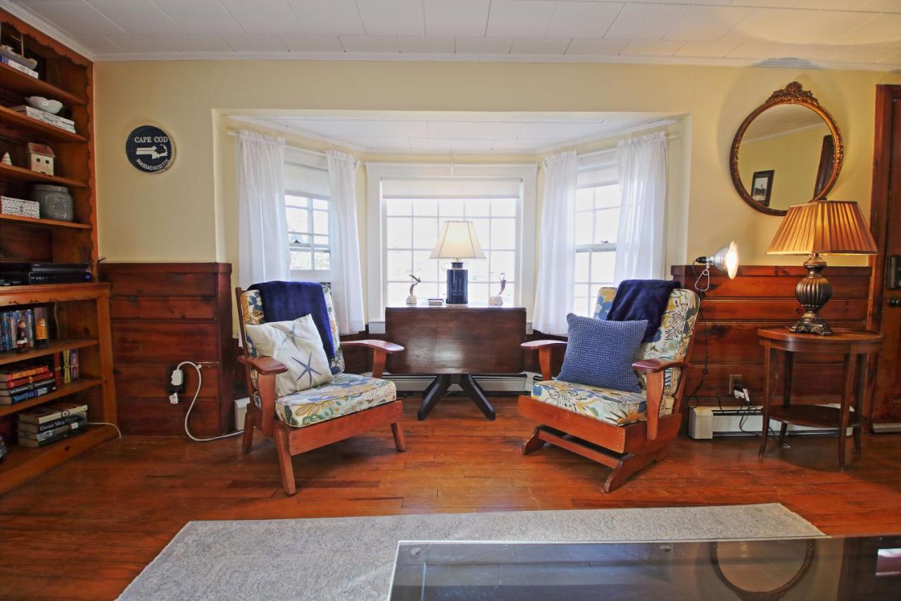 Lofted Cape Cottage By Leavetown Vacations South Yarmouth Eksteriør billede