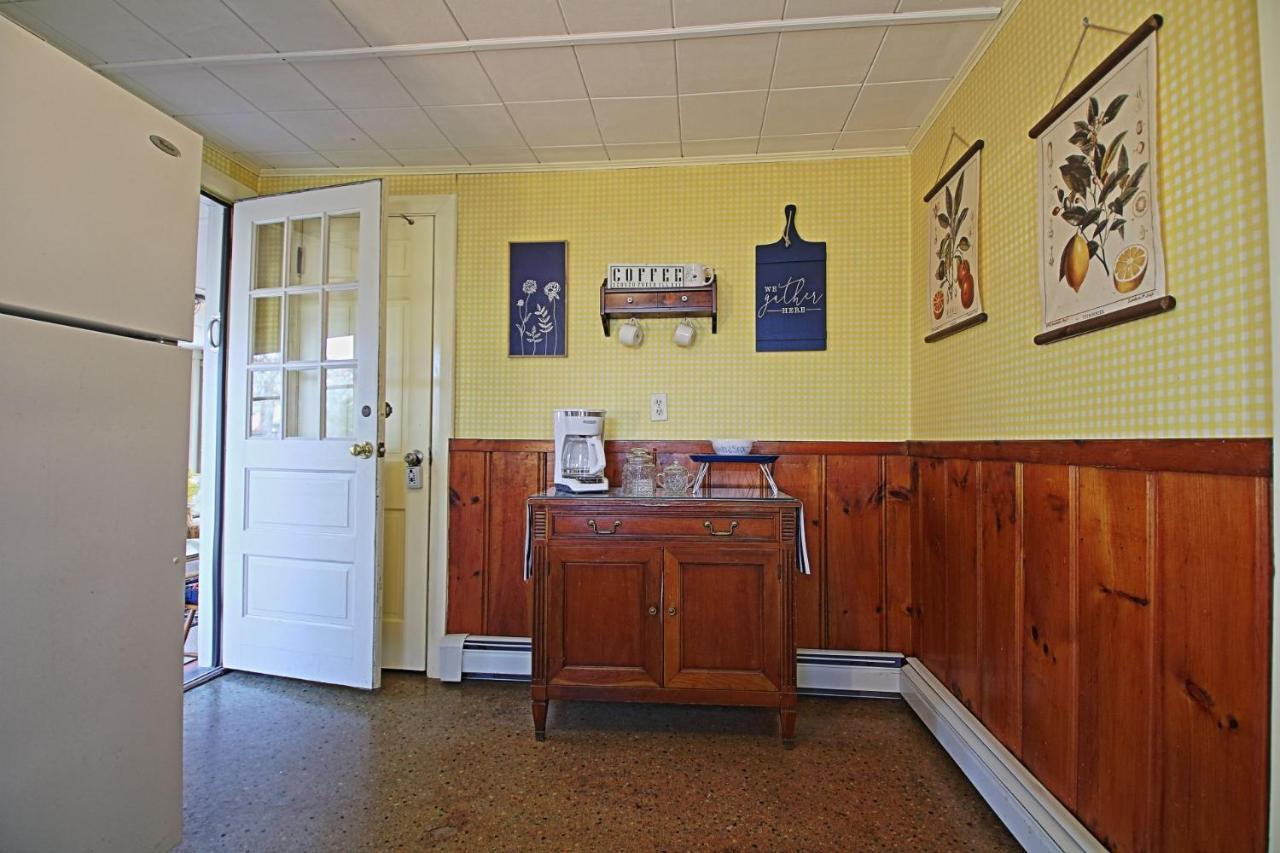 Lofted Cape Cottage By Leavetown Vacations South Yarmouth Eksteriør billede